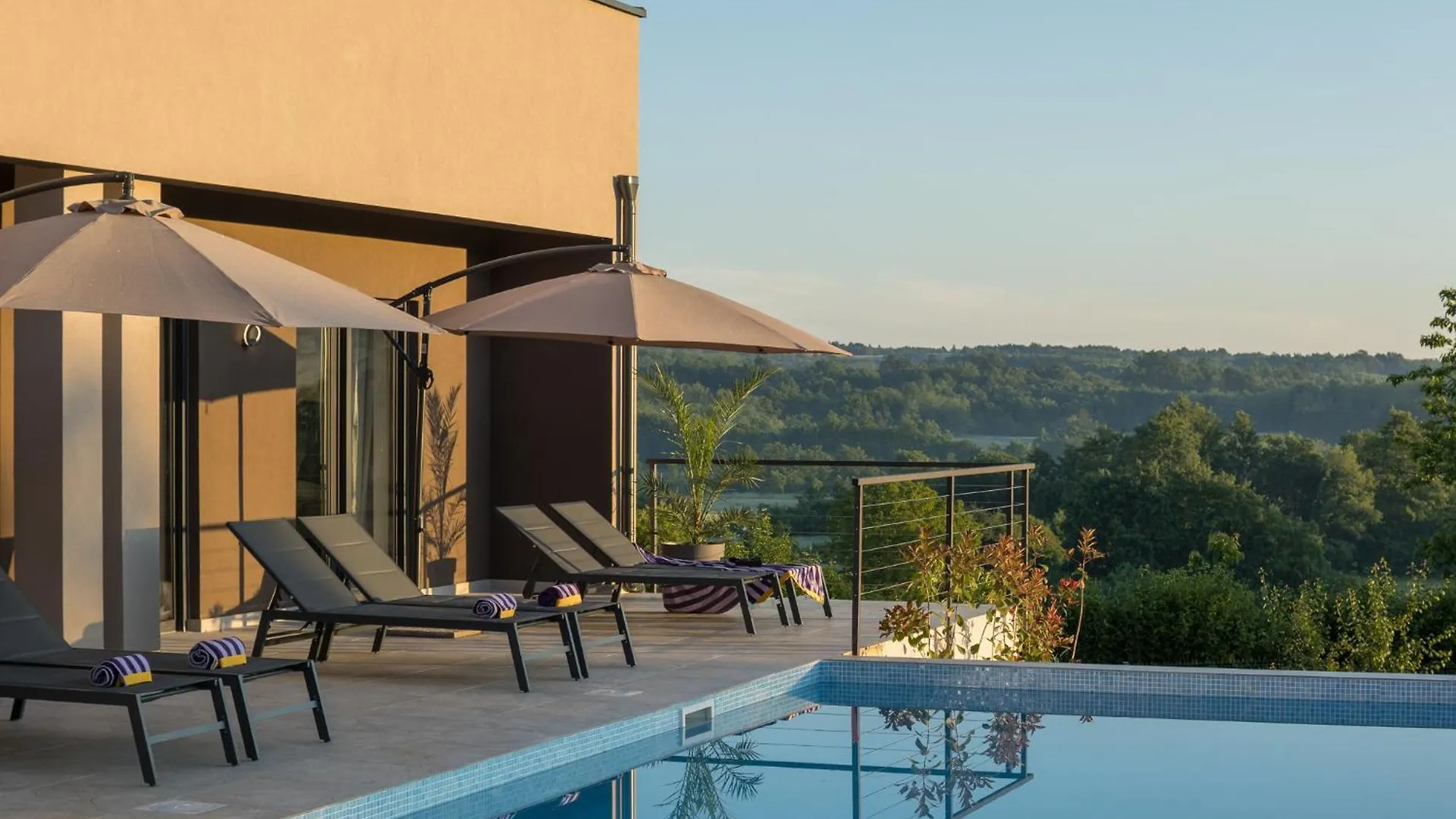 Residence Villa Manuela - Batlug