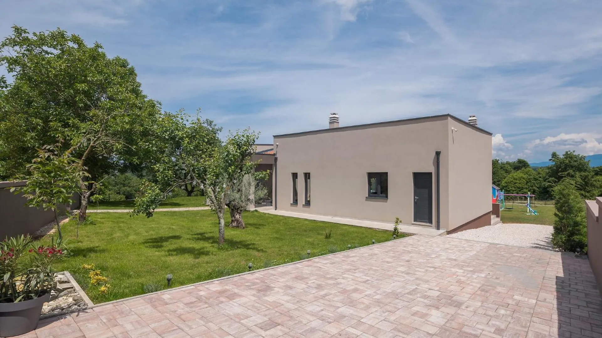 Residence Villa Manuela - Batlug