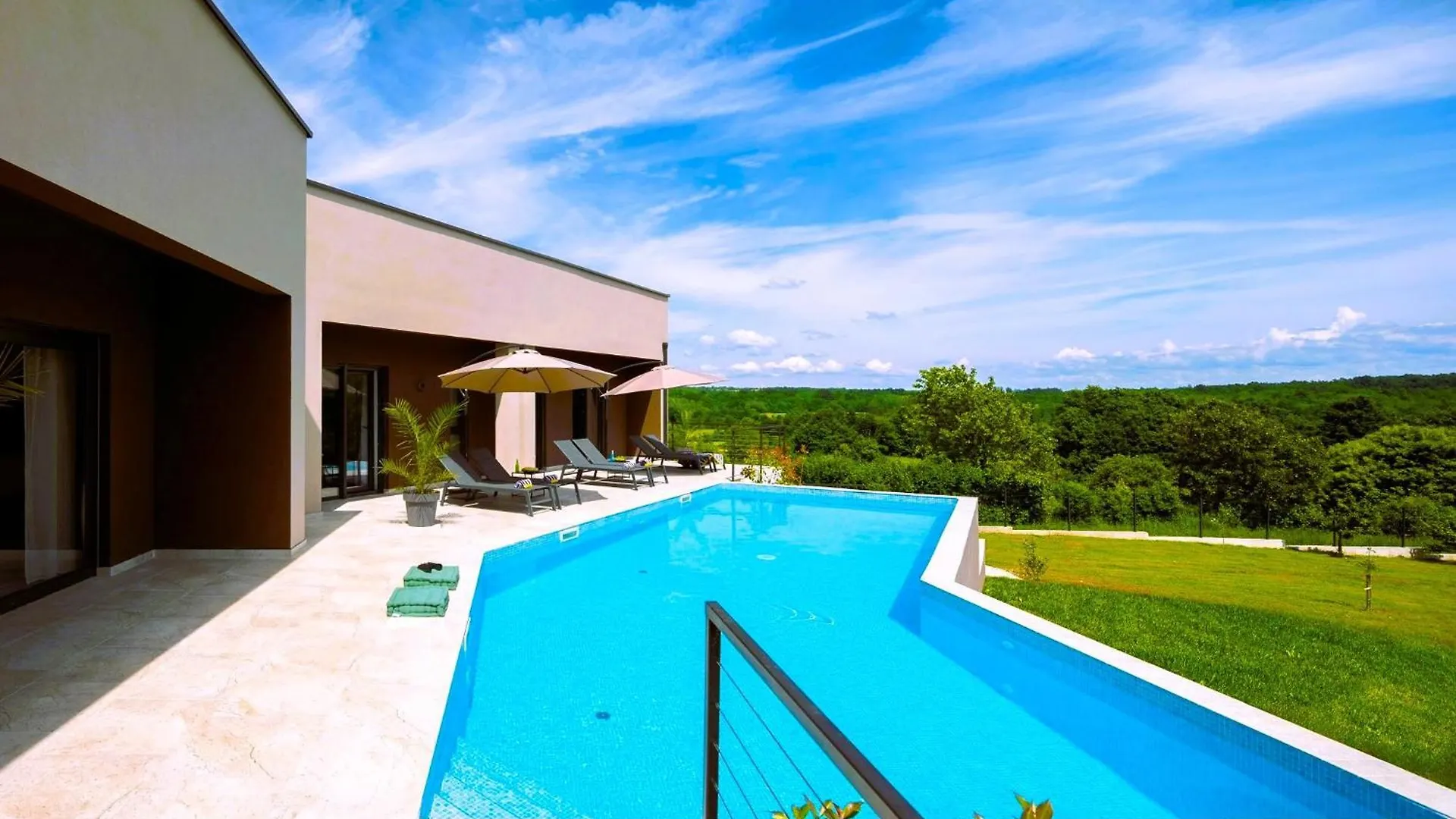 Residence Villa Manuela - Batlug